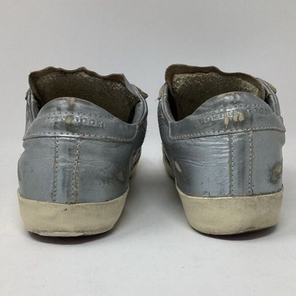 Golden Goose Metallic Silver Low-Top Sneakers with Black Laces - Picture 4 of 12